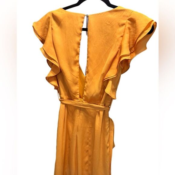 EUC Ambition Women’s Yellow Gold Sateen Jumpsuit Ruffle Cap Sleeve Tie Waist - S - Picture 3 of 6